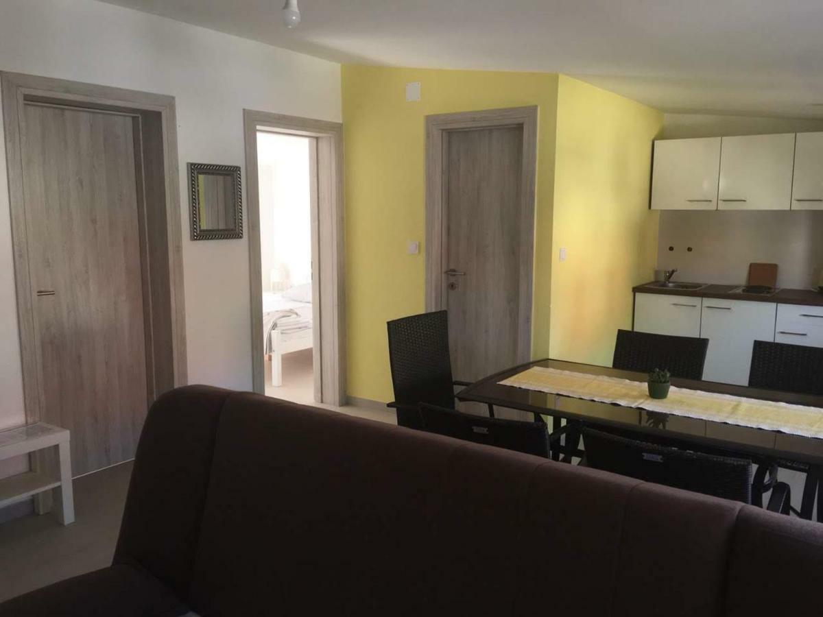 Apartman Bunaric 비르 외부 사진